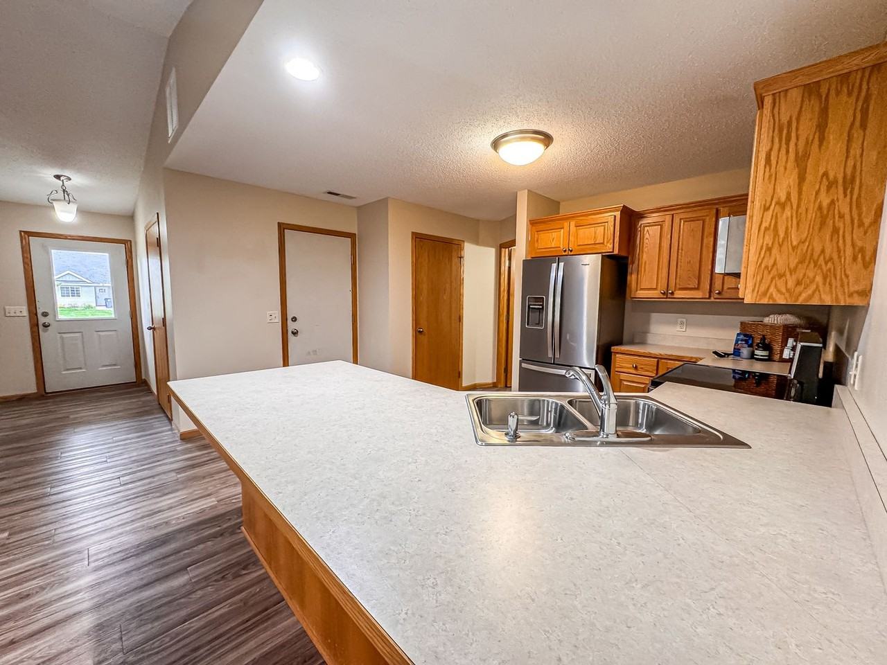 1560B Gunston Dr - Photo 5 of 13