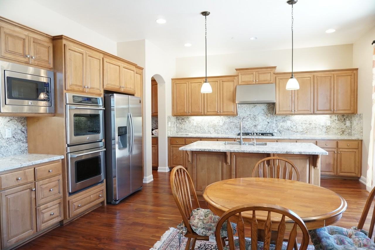 18261 Bautista Cir - Photo 2 of 11