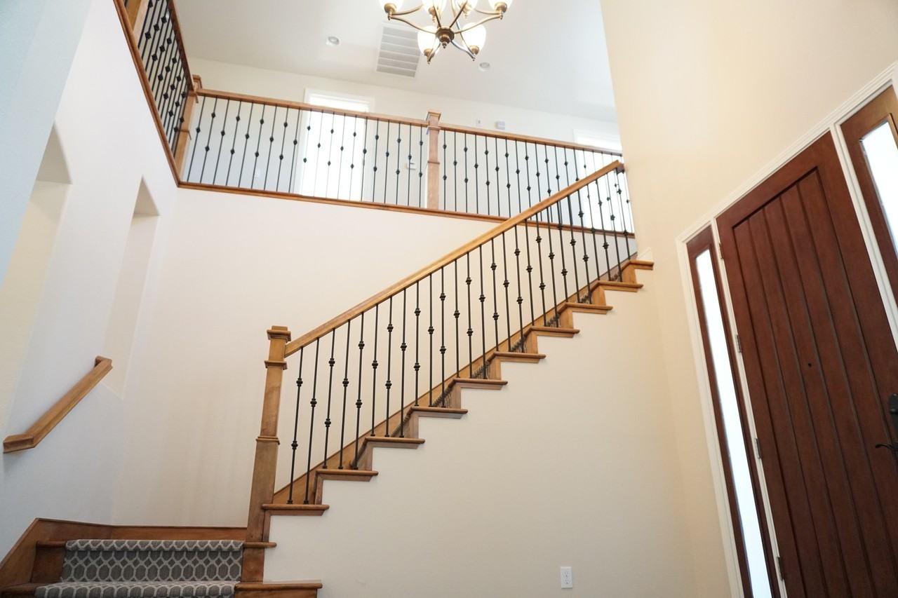 18261 Bautista Cir - Photo 3 of 11