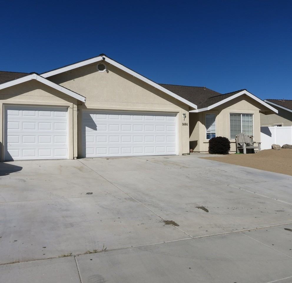 1464 Grey Bluffs Dr - Photo 3 of 47