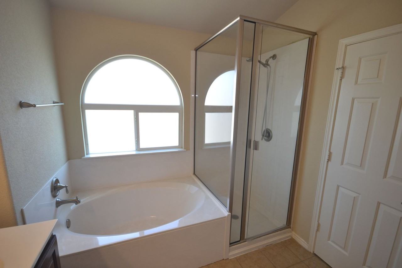 409 Riverine Way - Photo 6 of 26