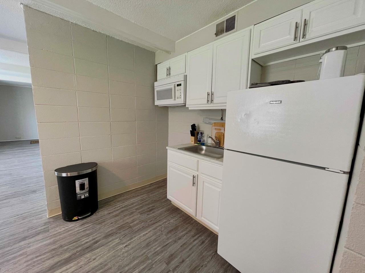 2053 2053 Coburn Avenue Blvd. 4 - Photo 5 of 6
