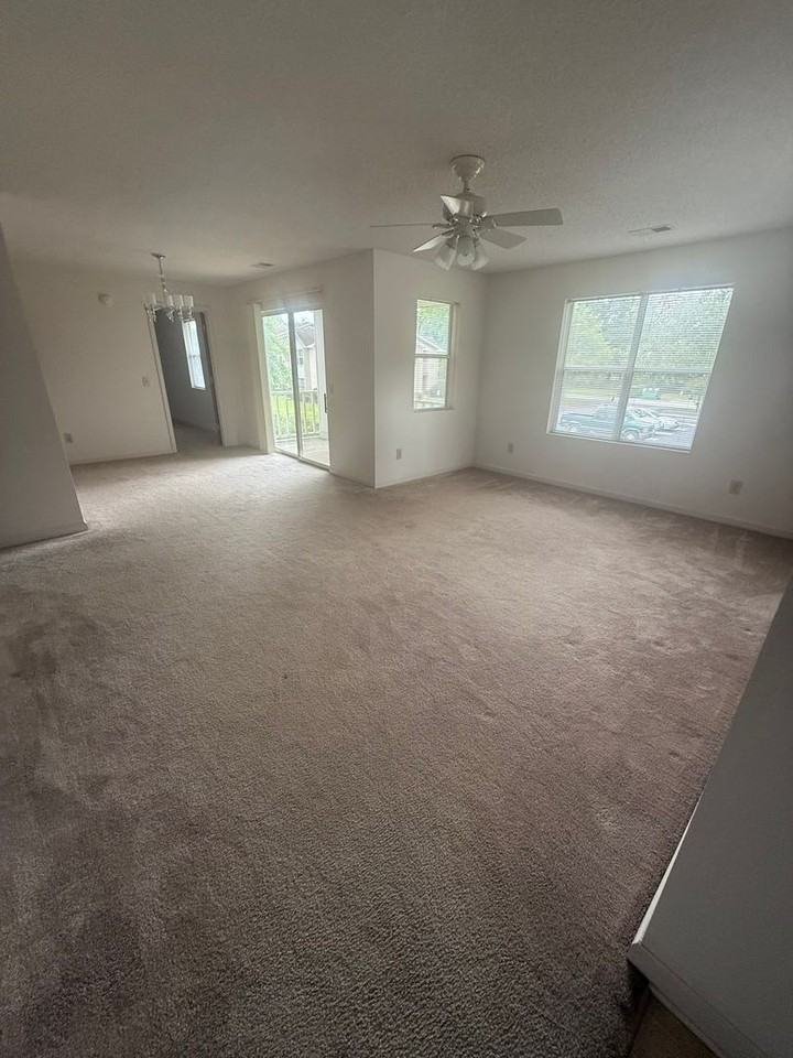 3731 Southborough Rd - Photo 2 of 7