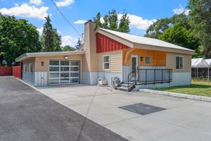 featured image of 14420 E Wellesley Ave