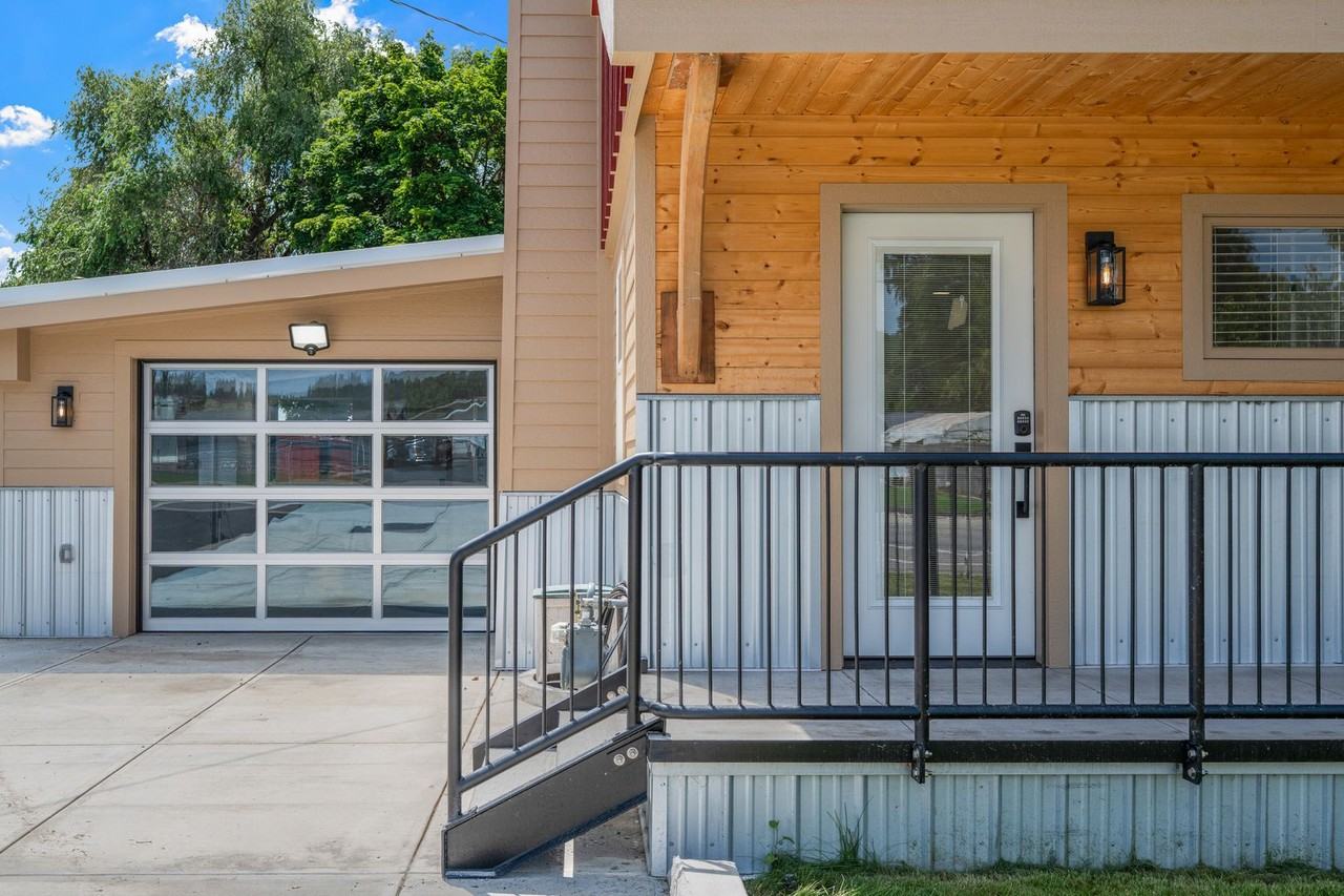 14420 E Wellesley Ave - Photo 3 of 35