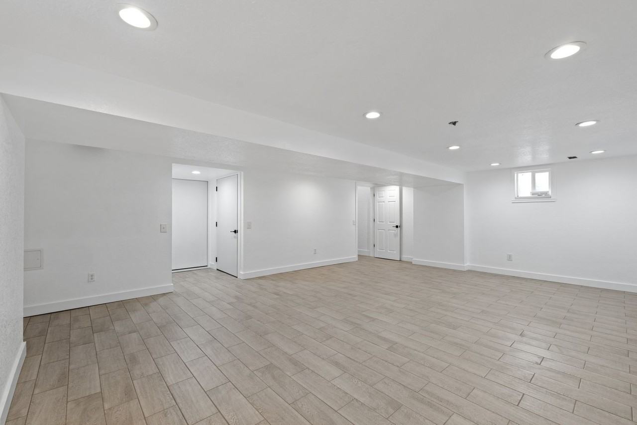 14420 E Wellesley Ave - Photo 4 of 35