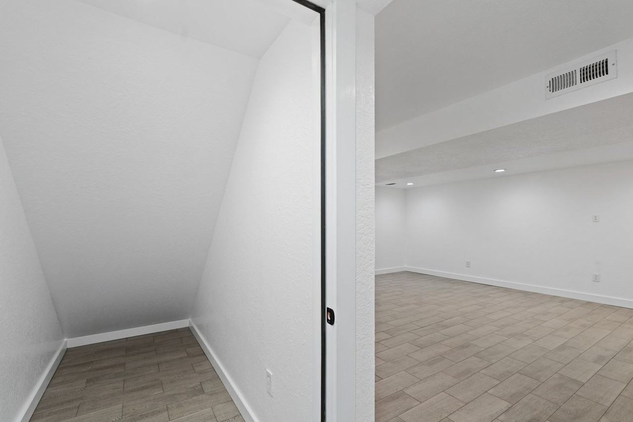 14420 E Wellesley Ave - Photo 5 of 35