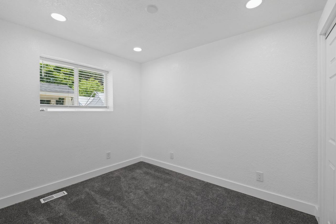 14420 E Wellesley Ave - Photo 6 of 35