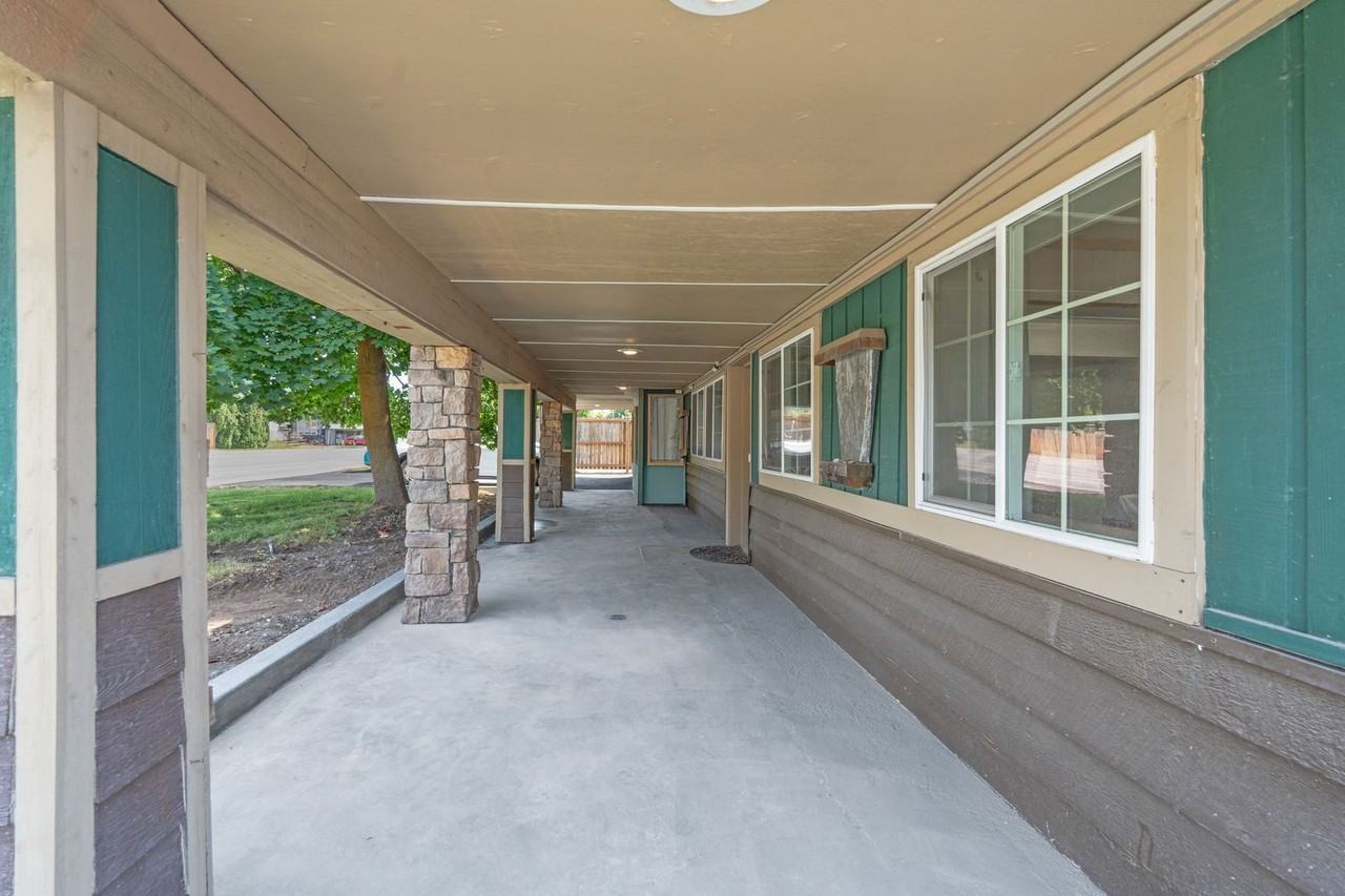 14428 E Wellesley Ave - Photo 4 of 36