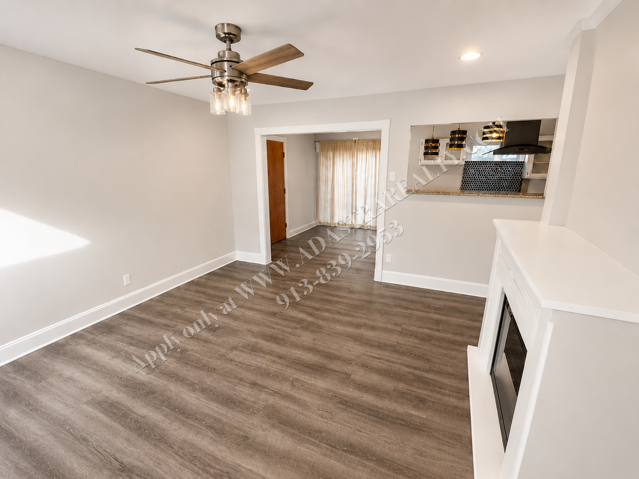 9923 England Dr - Photo 2 of 15