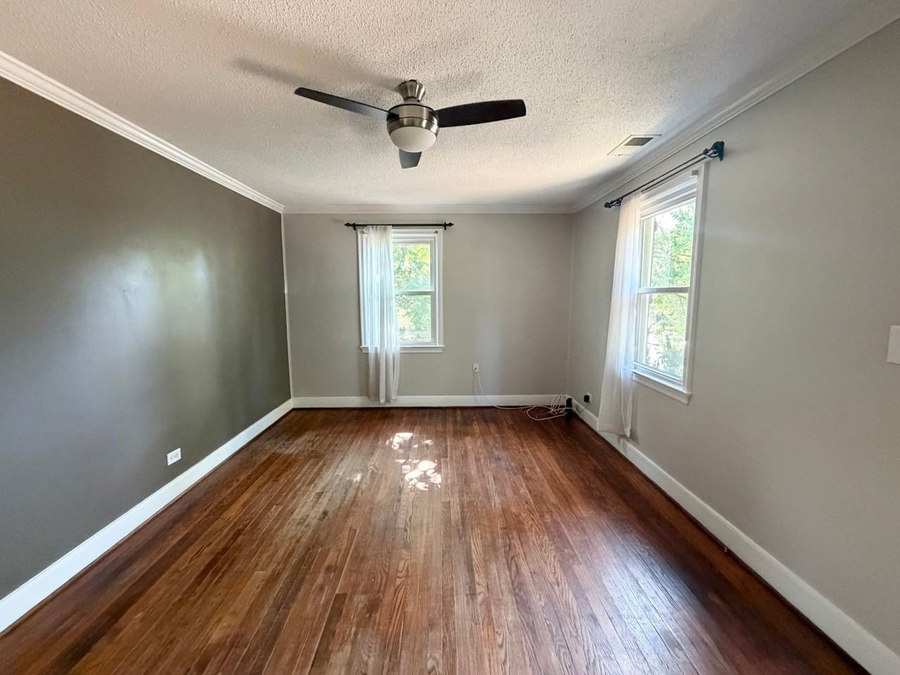 1627 Mason Ln - Photo 3 of 23
