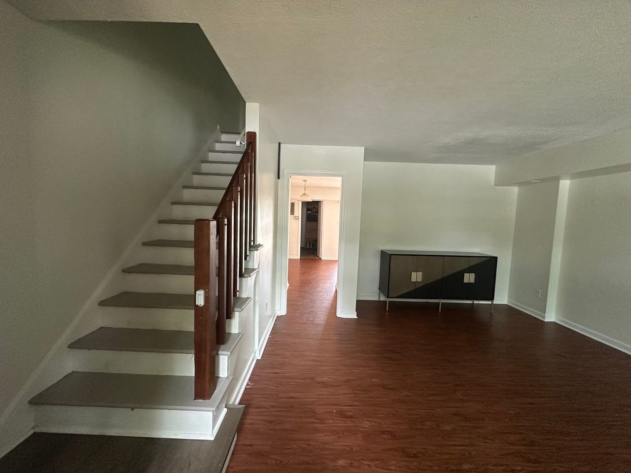 202 Devonshire Rd - Photo 2 of 14