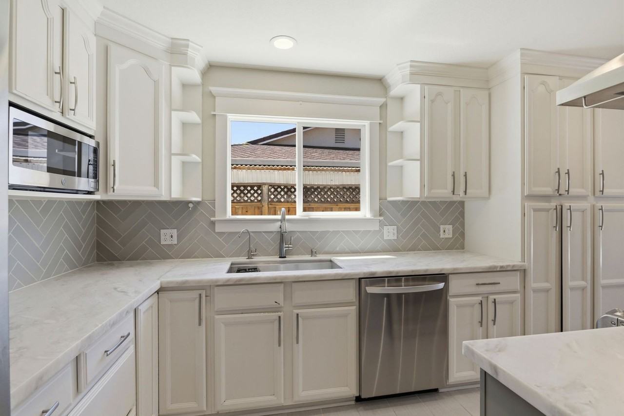 4043 W Rincon Ave - Photo 4 of 28