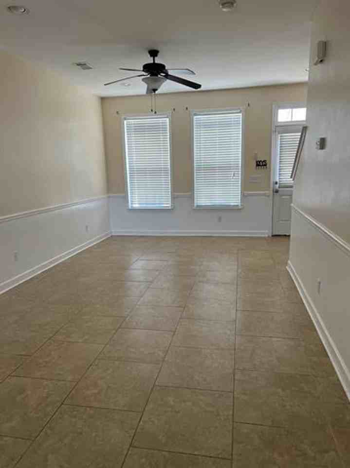 819 Terrell Dr - Photo 5 of 21