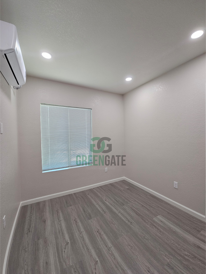 3105 E Orangeburg Ave - Photo 4 of 20