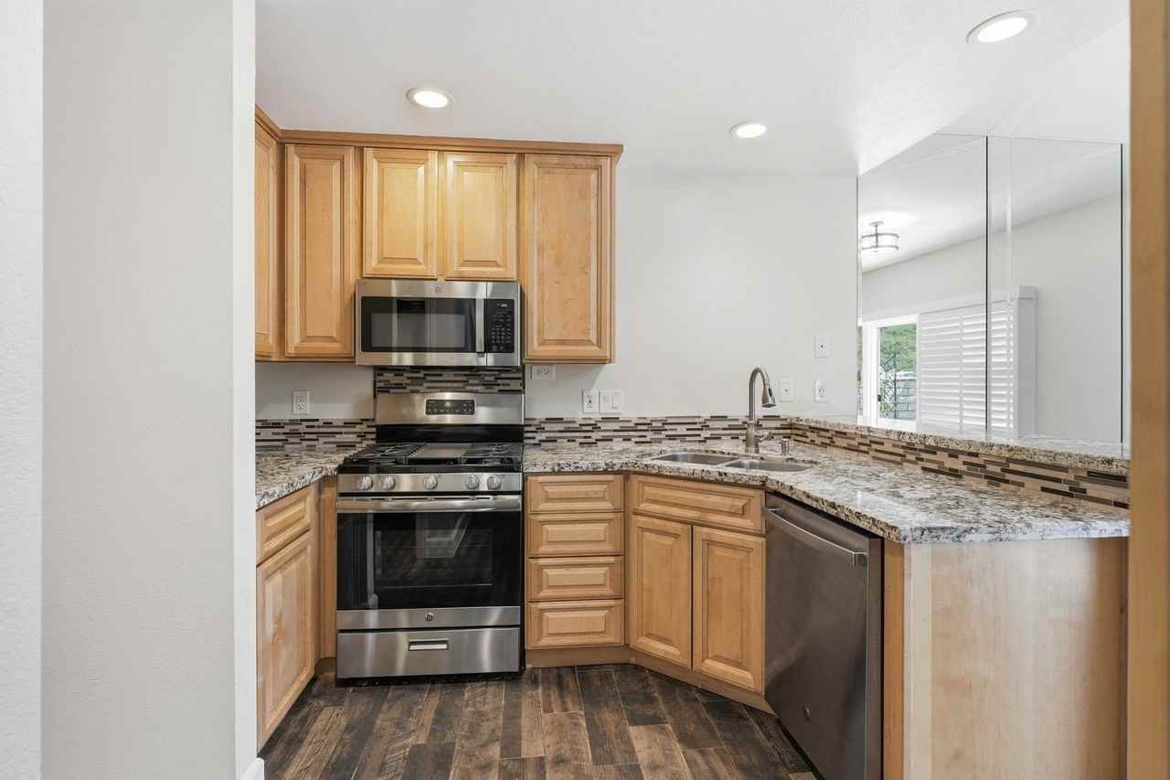 22834 Banyan Pl #26 - Photo 5 of 26