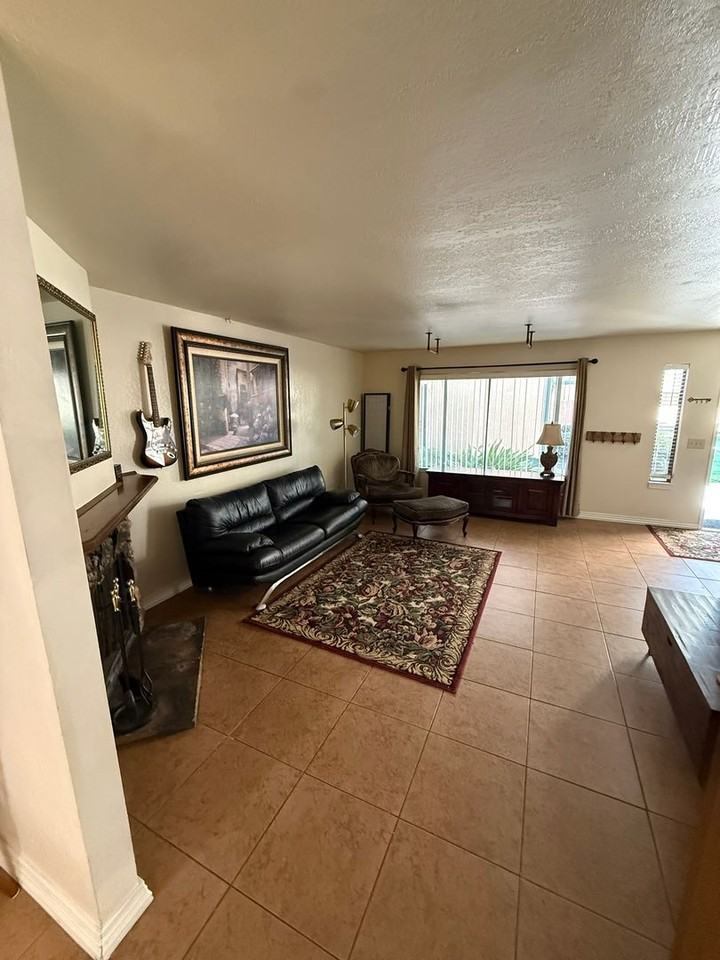 340 N Capitola Ct #2 - Photo 3 of 10