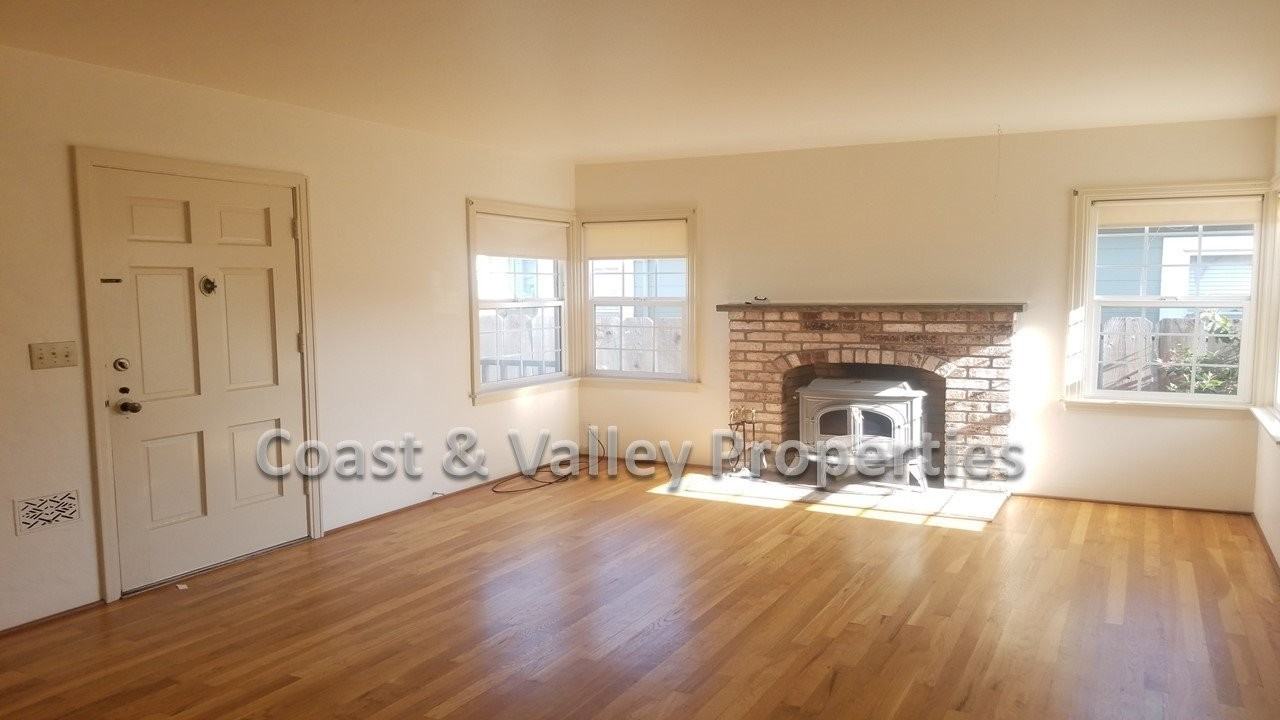 114 Lorimer St - Photo 2 of 9