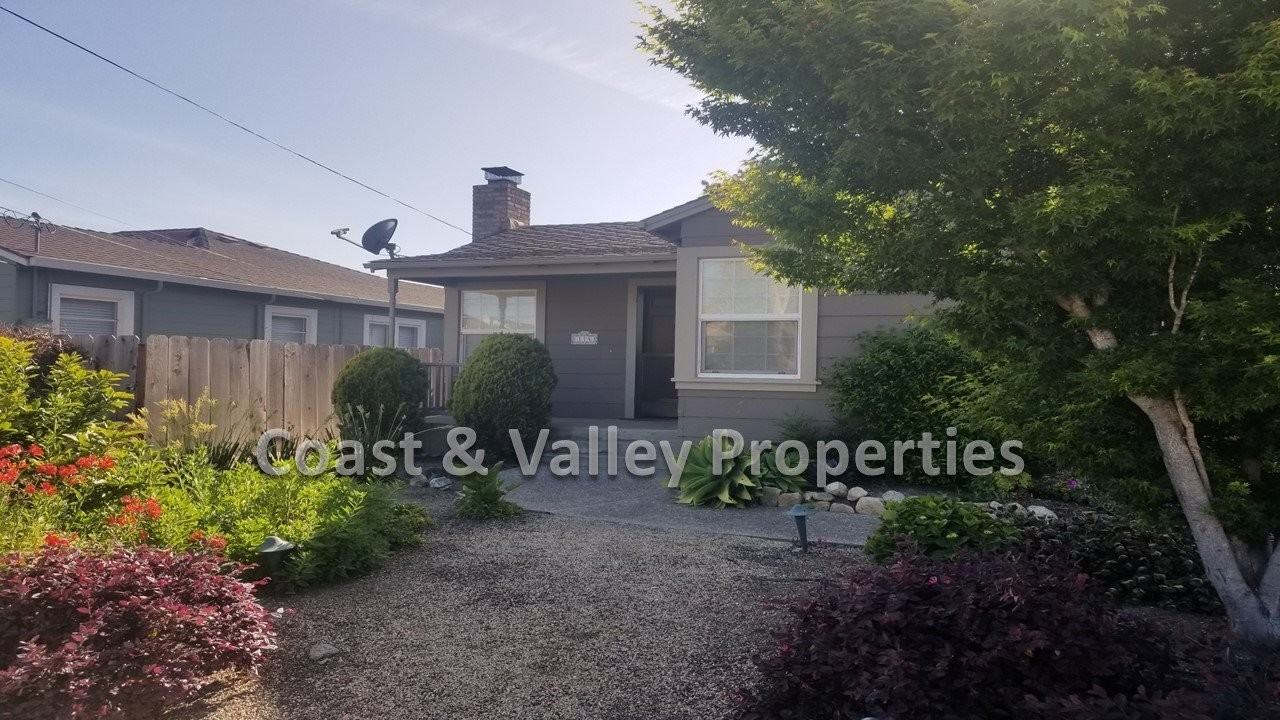 114 Lorimer St - Photo 7 of 9