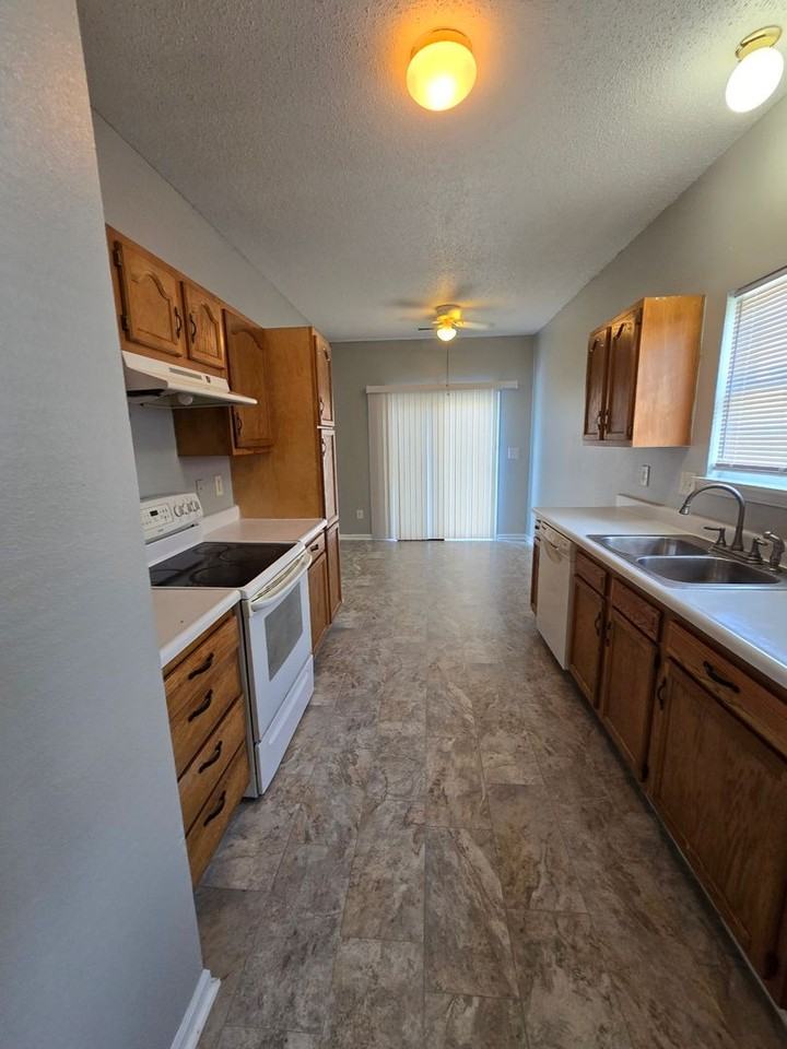 509 Bridgestone Dr - Photo 3 of 10