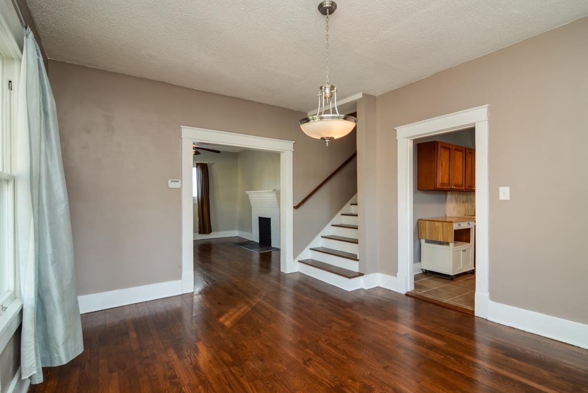 1542 Douglas Ave - Photo 5 of 19