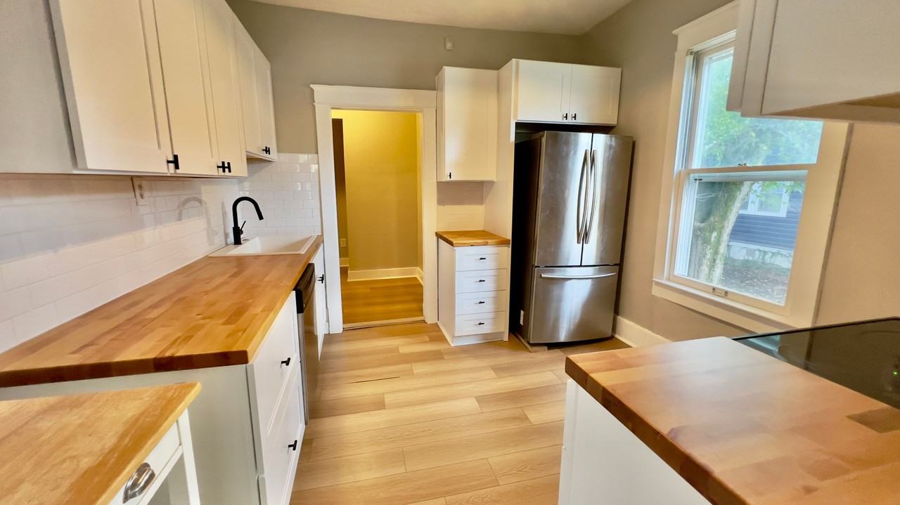 1542 Douglas Ave - Photo 6 of 19