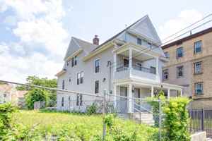featured image of 180 Willow St 1st Fl