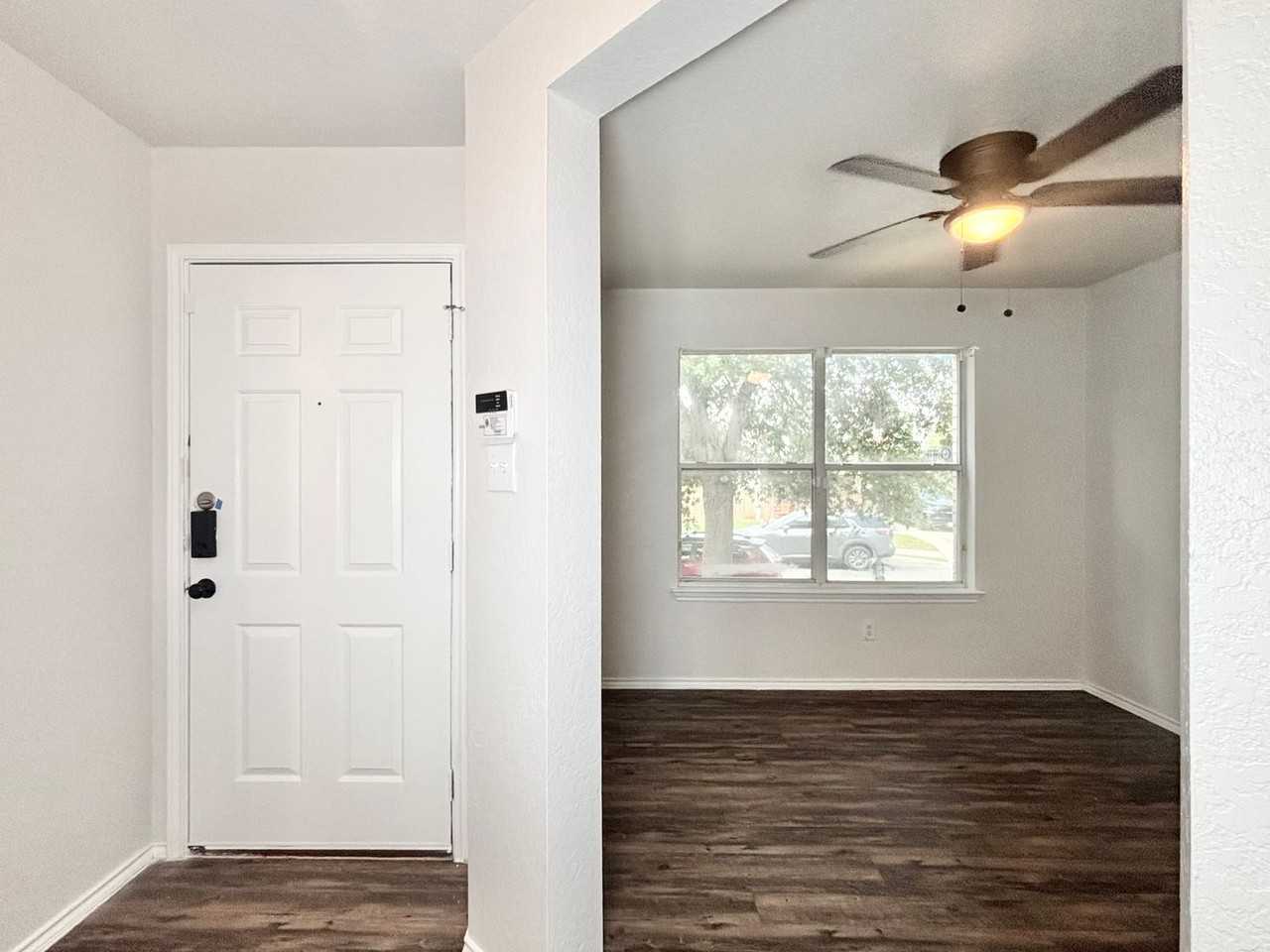 21 Beacon Bay - Photo 2 of 21