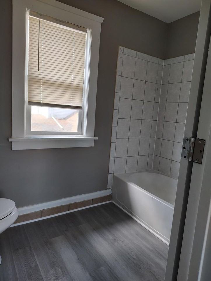 1217 Grand Ave - Photo 5 of 16