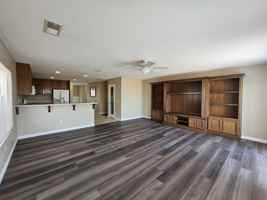 featured image of 805 E 2nd St