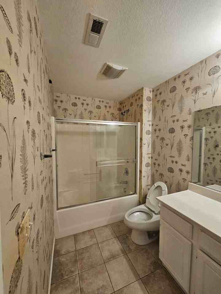 805 E 2nd St - Photo 5 of 15