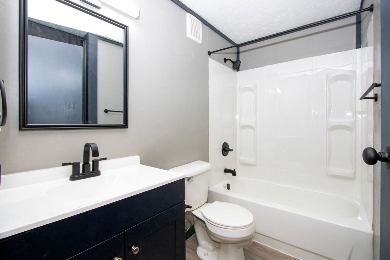 2506 Columbus Rd - Photo 6 of 10