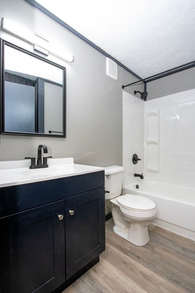 2506 Columbus Rd - Photo 7 of 10