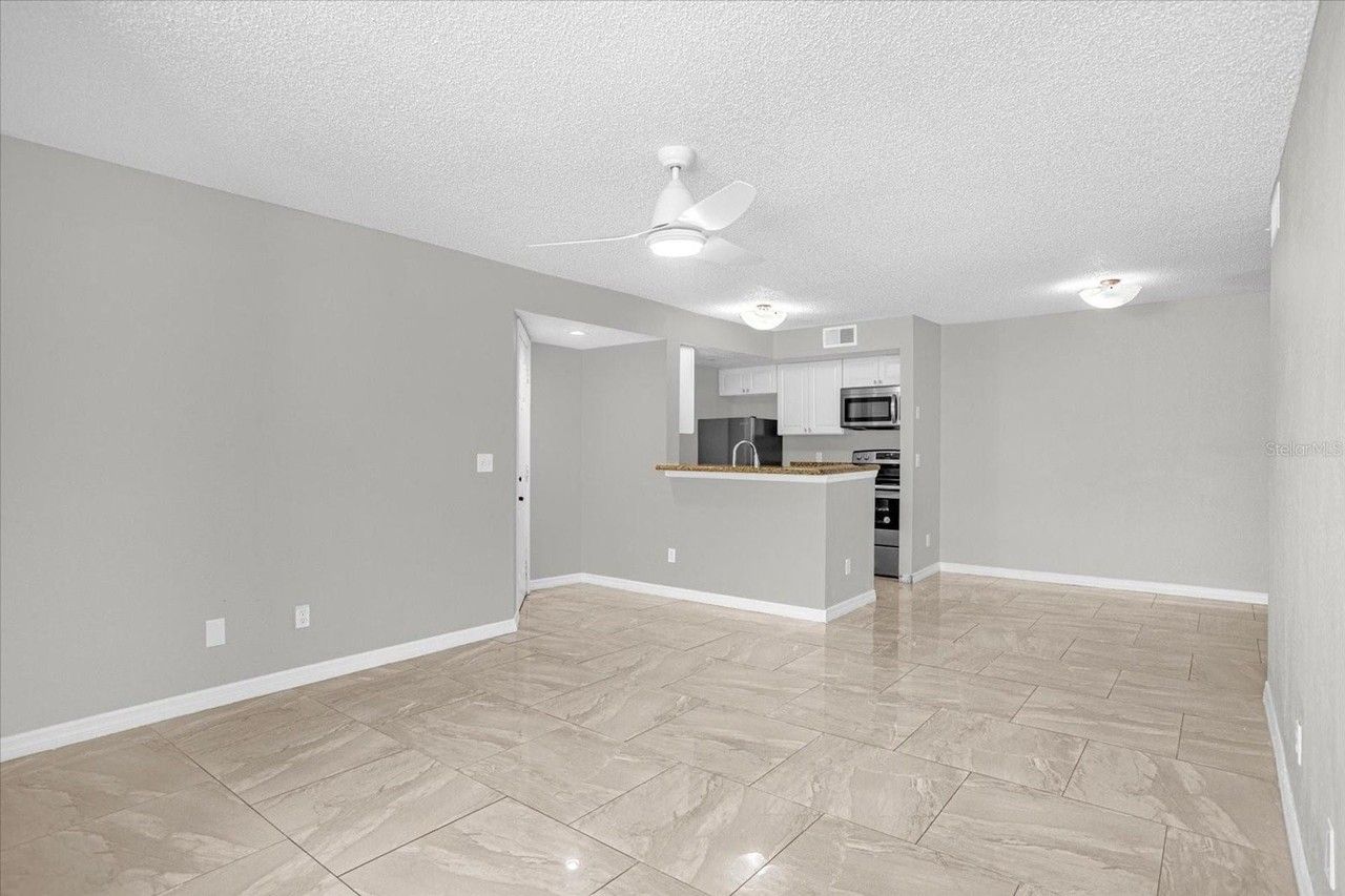 5132 Conroy Rd - Photo 3 of 27