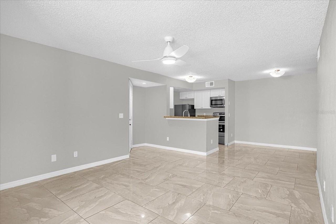5132 Conroy Rd - Photo 4 of 27