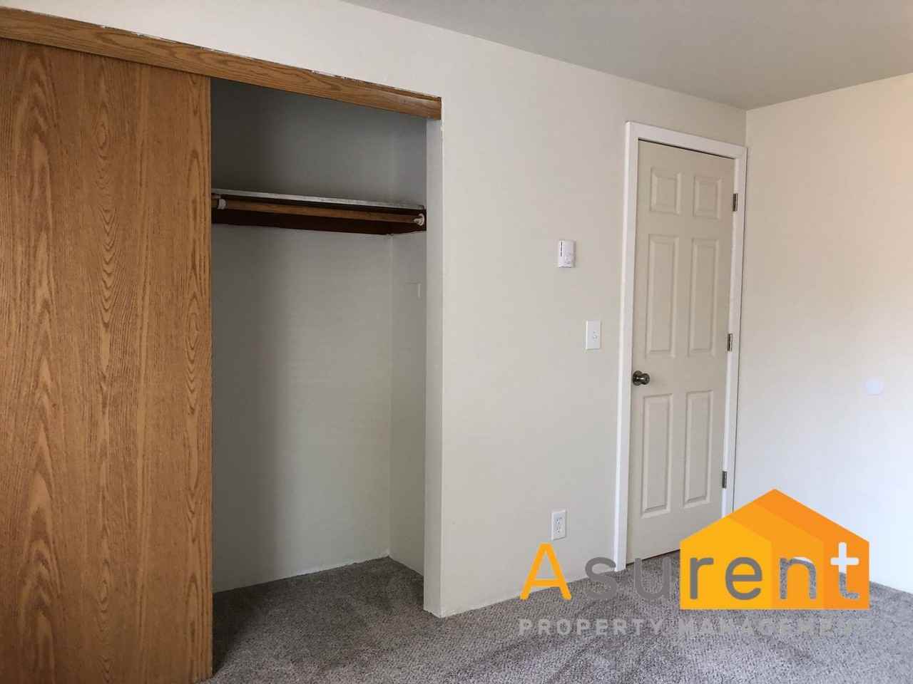 425 Plum St - Photo 4 of 6