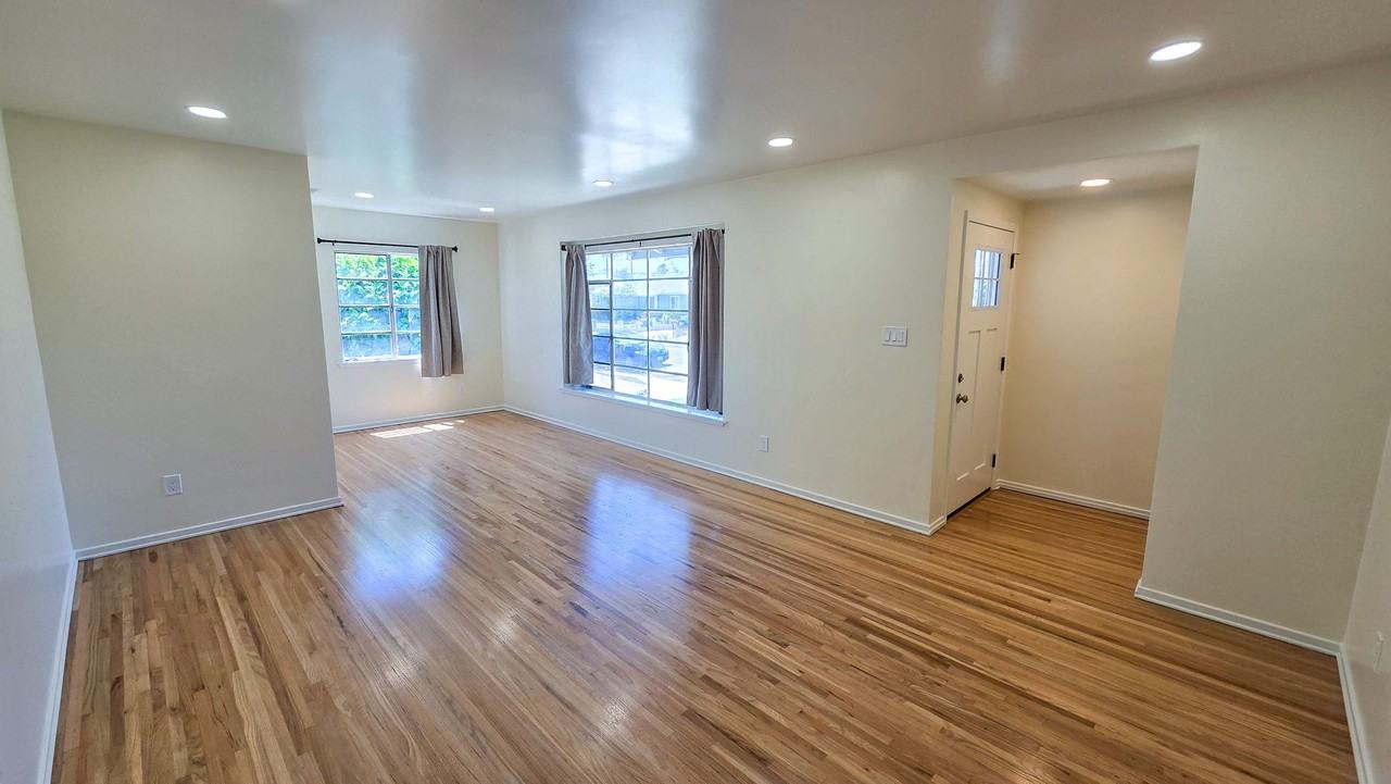 15422 Woodcrest Dr - Photo 4 of 19