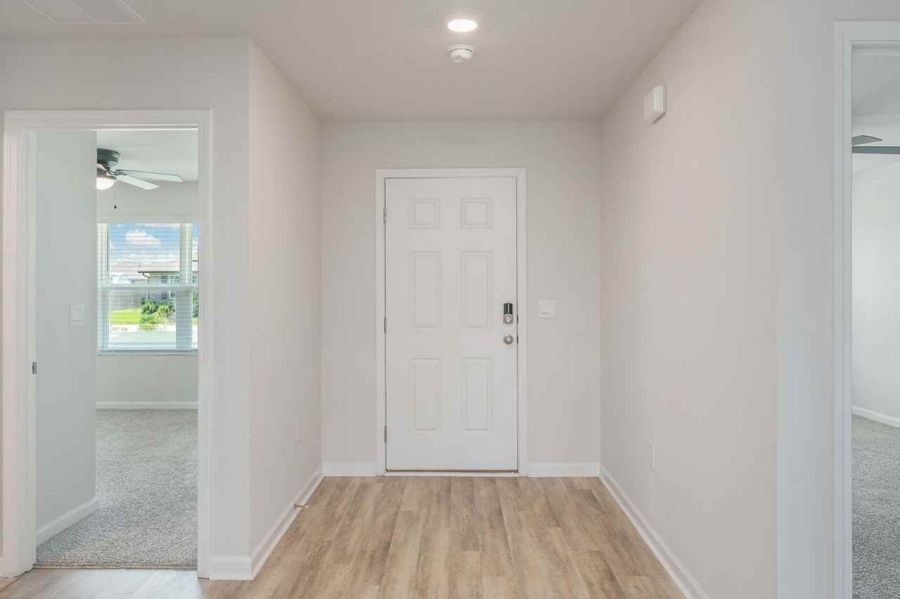 5092 Gaineswood Dr - Photo 4 of 43