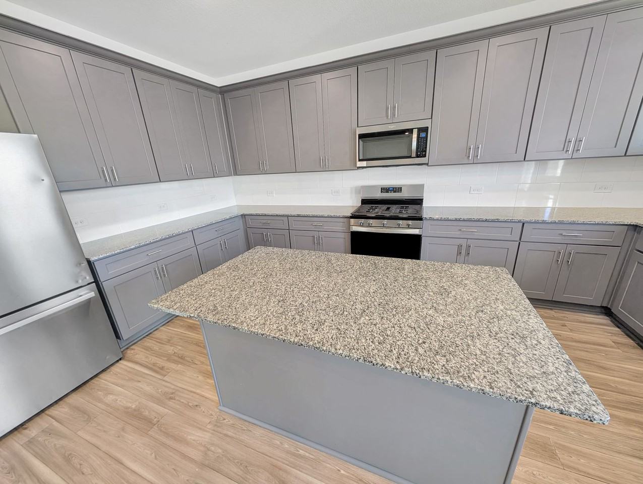 1328 Ventura Creek Dr - Photo 4 of 34