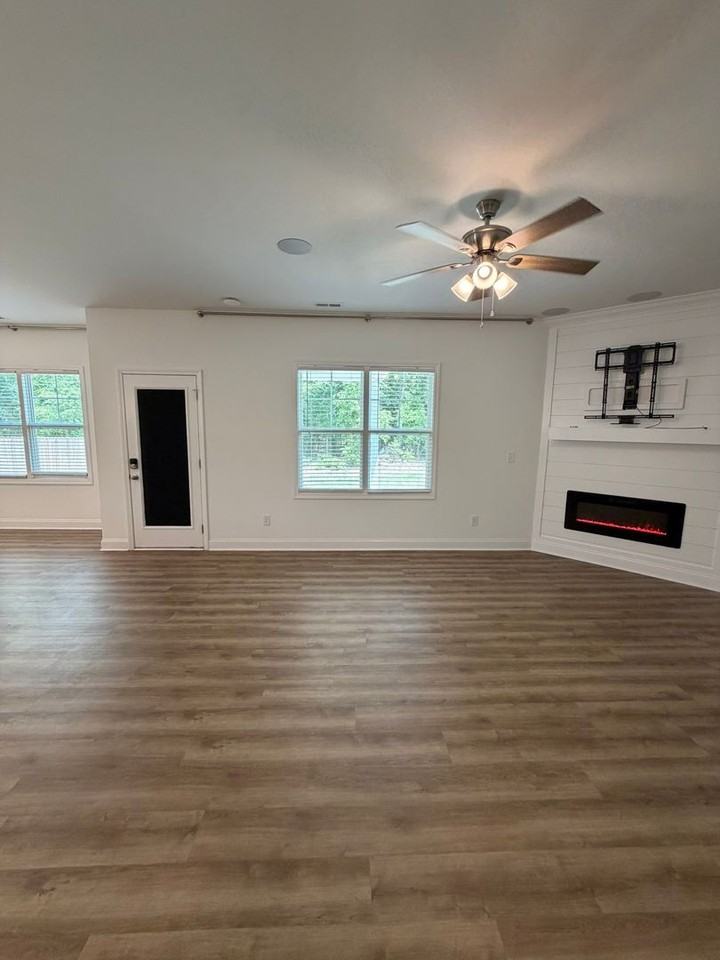 908 Stevens St - Photo 5 of 21