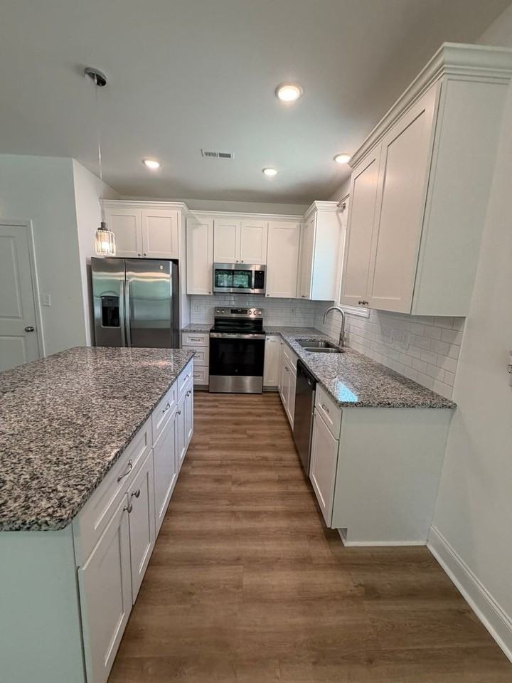 908 Stevens St - Photo 6 of 21