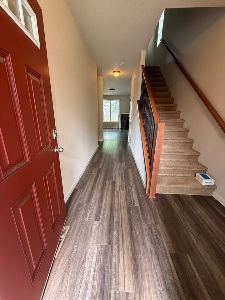 3101 Ne 161st Ave - Photo 2 of 21