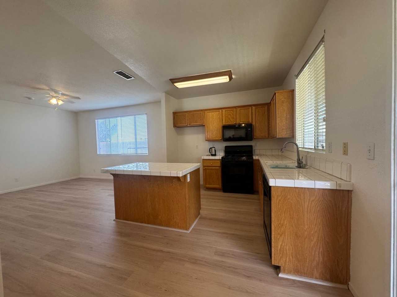 5418 Moonlight Way - Photo 4 of 15