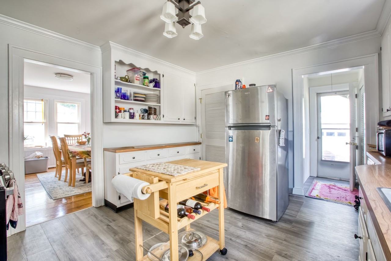 42 Thompson St - Photo 6 of 40