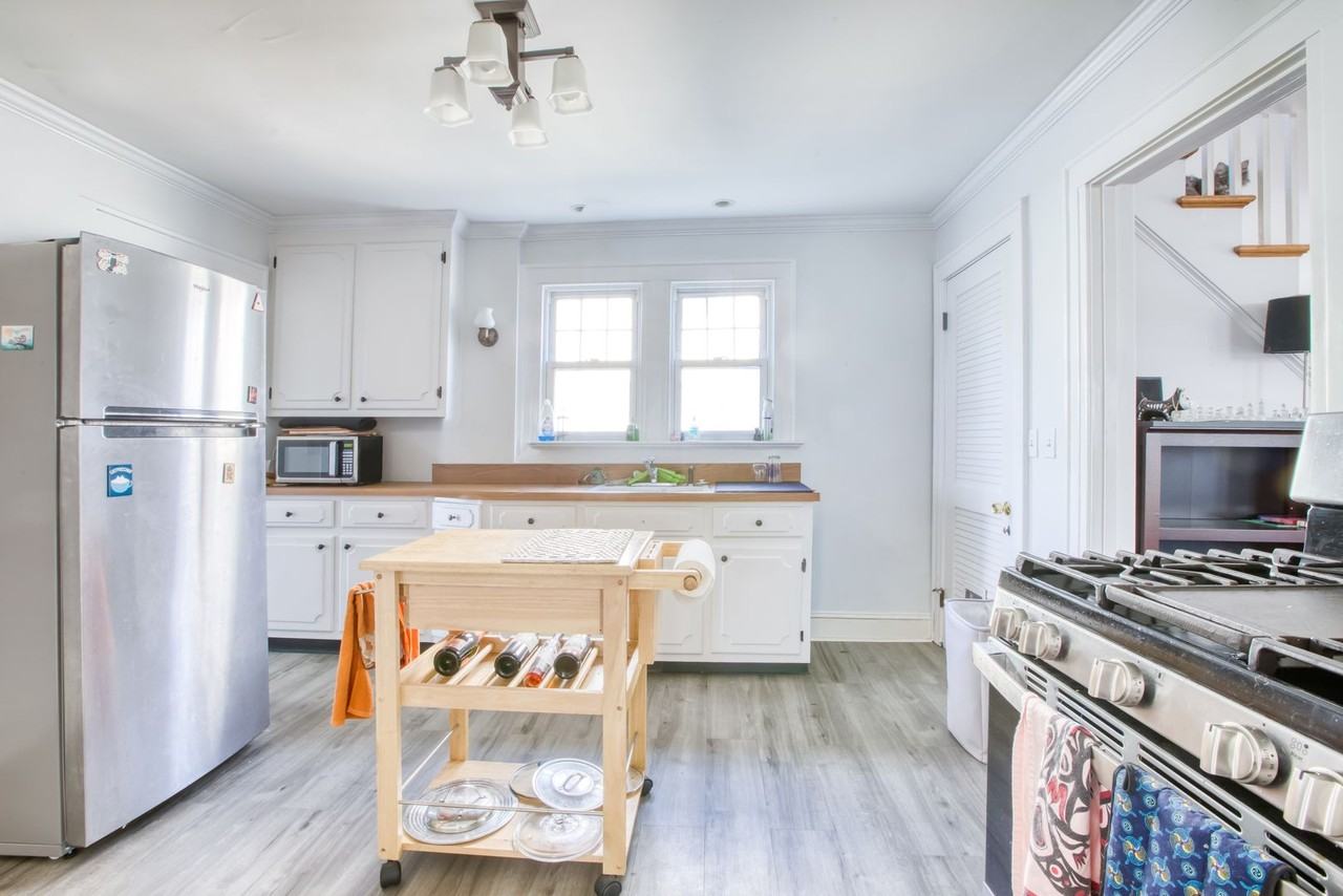 42 Thompson St - Photo 7 of 40
