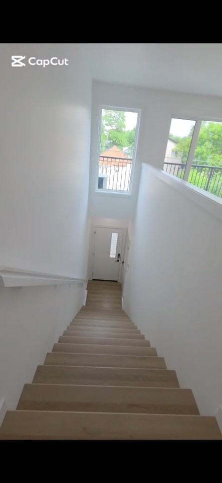 223A Parkview Street - Photo 2 of 9