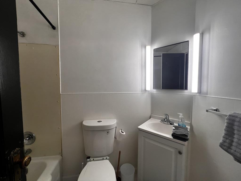 31 Pleasant St - Photo 5 of 10
