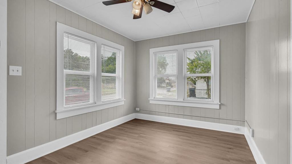 203 3rd Ave Nw - Photo 6 of 17