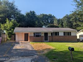 featured image of 1915 Southaven Cir N