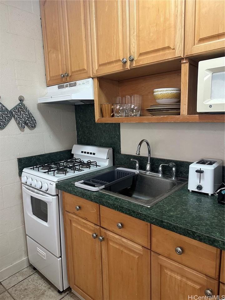 1867 Kaioo Dr #307 - Photo 4 of 6